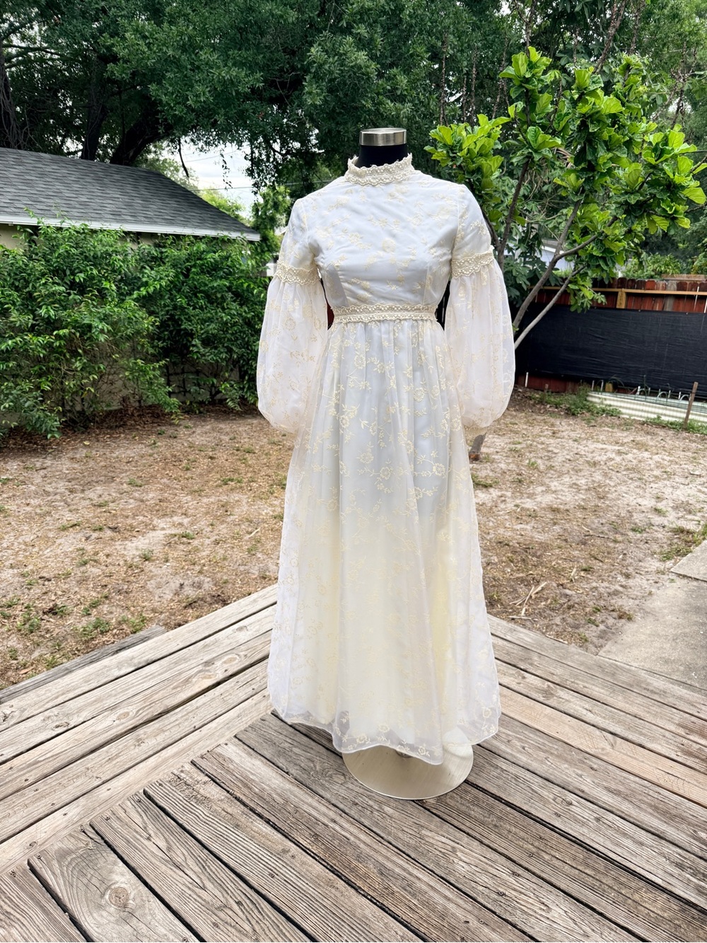 Vintage 1960s Lorrie Deb Floral Balloon Sleeve Prairie Princess Wedding Dress